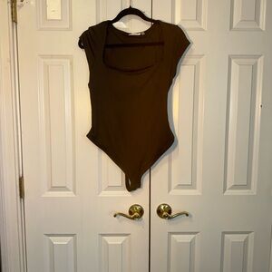 Brown Cap Sleeve Square Neck Bodysuit